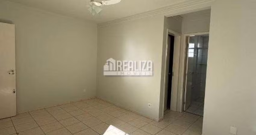 Apartamento de 2 dormitórios para alugar no Condomínio Parque Ucrânia, no bairro Conjunto Guanabara, Uberaba