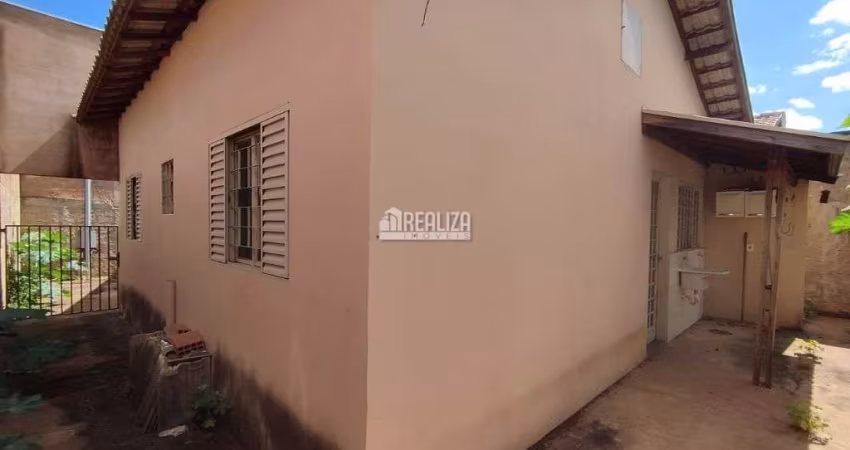 Charmosa casa à venda no bairro Residencial Ilha de Marajó I, em Uberaba