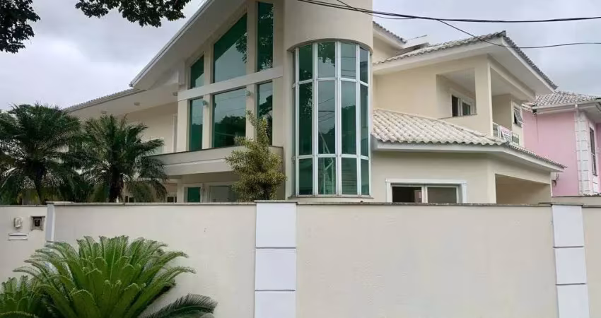 Casa em condomínio fechado com 4 quartos para alugar em Jacarepaguá, Rio de Janeiro 
