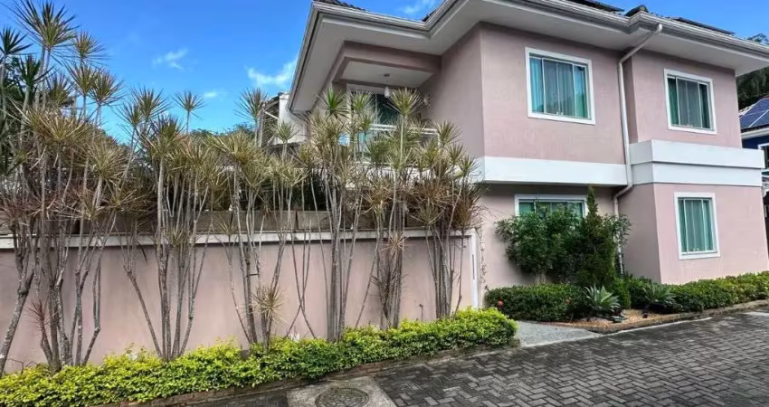 Casa em condomínio fechado com 4 quartos à venda na Freguesia (Ilha do Governador), Rio de Janeiro 