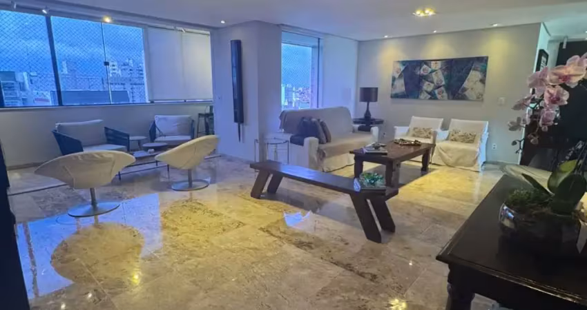 Cobertura duplex com 1/4  e piscina privativa no rio vermelho