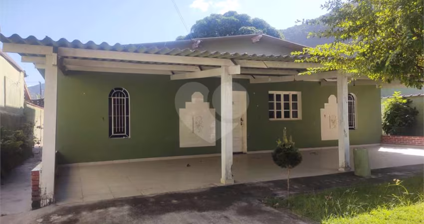 Casa com 4 quartos à venda em Sumaré - SP