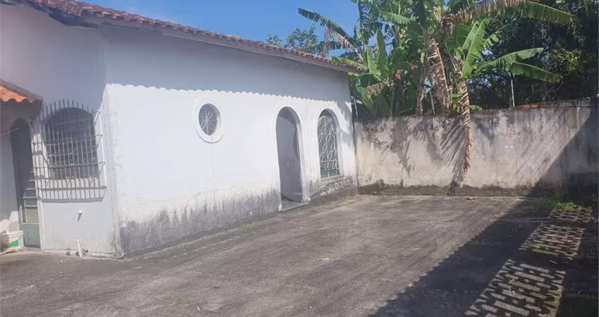 Casa térrea com 2 quartos à venda em Martim De Sá - SP