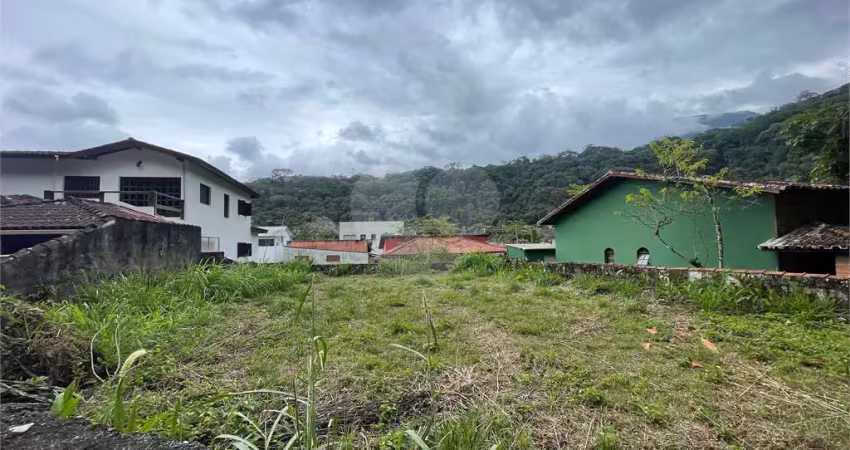 Terreno à venda na Rua Um, Verde Mar, Caraguatatuba