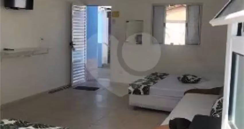 Kitnet / Stúdio para alugar na Rua Paty, Martim de Sá, Caraguatatuba