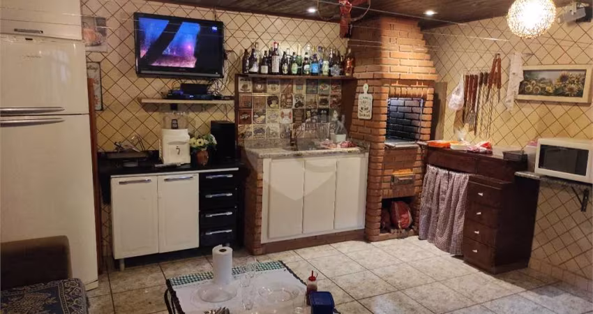 Casa com 4 quartos à venda em Parque Oratório - SP