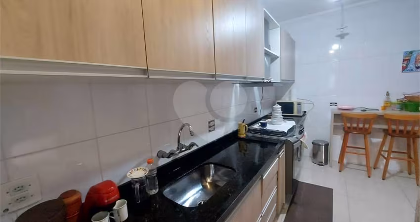 Sobrado com 4 quartos à venda em Vila Lucinda - SP