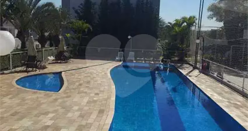Condomínio com 3 quartos para locação em Vila Metalúrgica - SP
