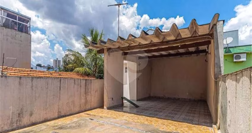 Sobrado com 2 quartos para locação em Santa Terezinha - SP