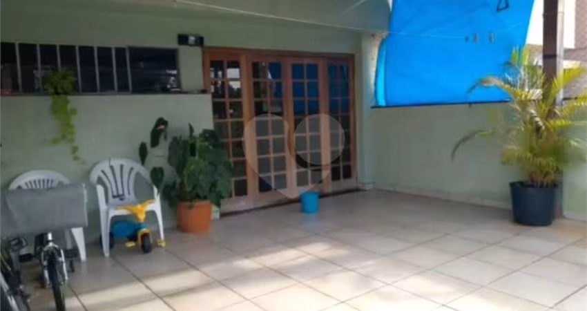 Sobrado com 3 quartos à venda em Centro - SP