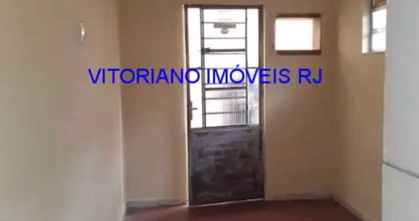Casa com 1 quarto para alugar na Rua Professor Carlos Chagas, 267, Marechal Hermes, Rio de Janeiro
