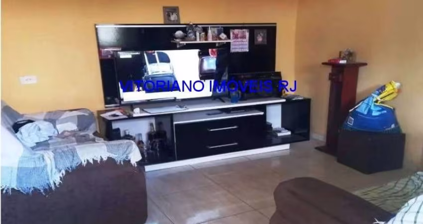 DUAS CASAS Á VENDA EM REALENGO!