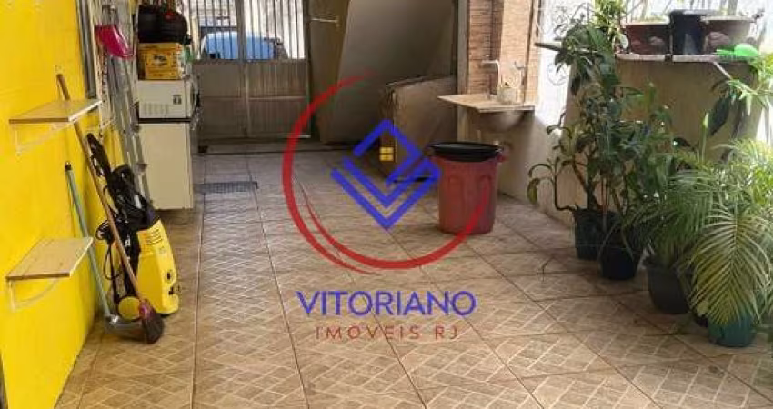 CASA ATENDENTO Á DUAS FAMILIAS Á VENDA EM MARECHAL HERMES!