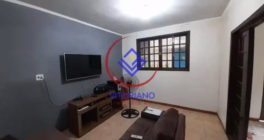 CASA TRÊS QUARTOS Á VENDA EM MARECHAL HERMES!