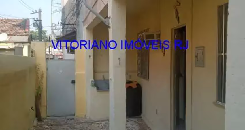 Casa á venda dois quartos  sendo um com suíte em realengo!