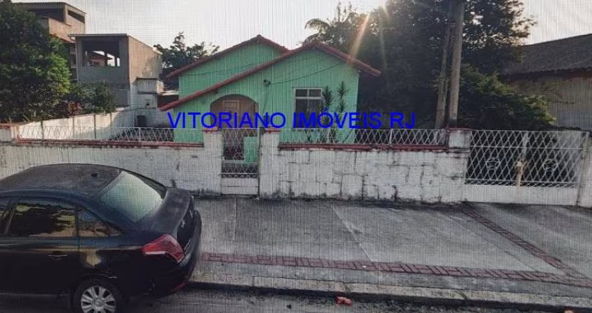 CASA CINCO QUARTOS Á VENDA EM MARECHAL HERMES ACEITANDO FINANCIAMENTO!
