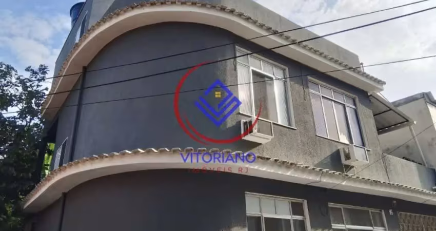 Casa duplex com quatro quatos á venda no campinho!!