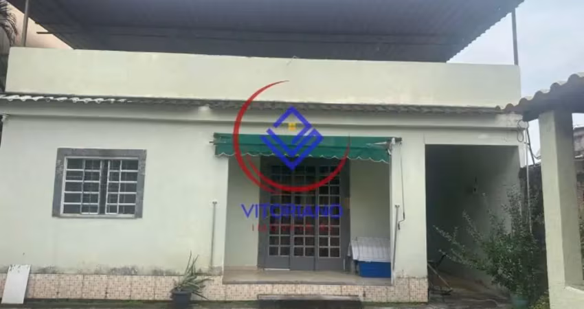Três casas centro de terreno á venda em bento ribeiro !