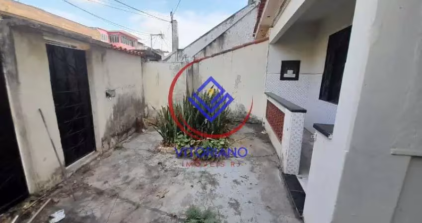 Casa independente três quartos  e garagem á venda no parque anchieta!