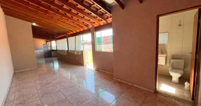 Casa térrea com área gourmet no andar superior a venda por R$562.000,00