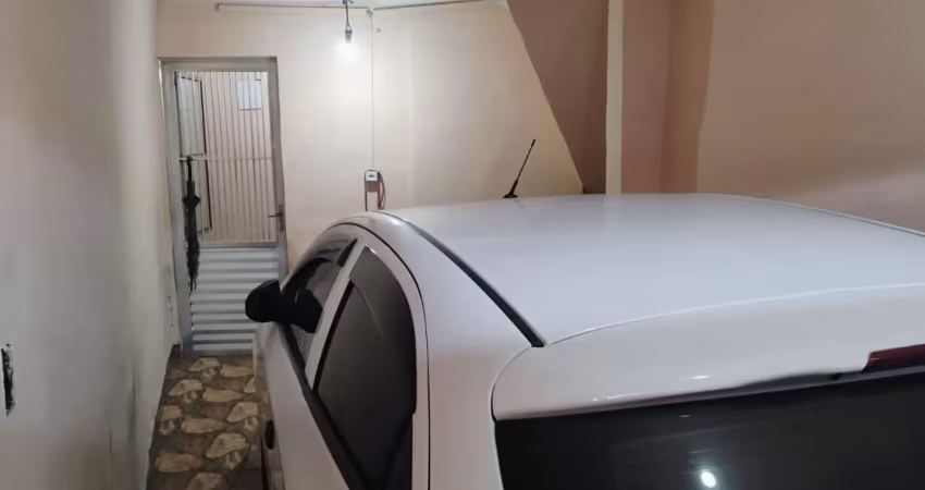 Ótima oportunidade para ficar livre do aluguel, casa com muitas possibilidades de melhoramento.
