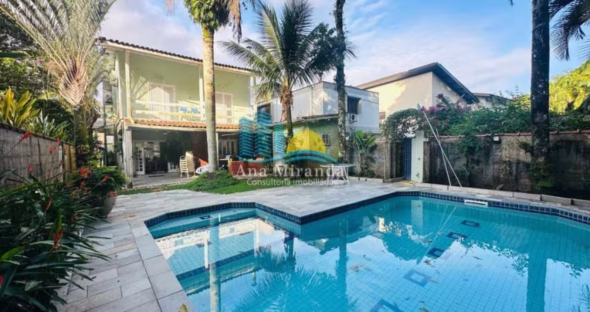 Casa para Venda em Bertioga, Riviera de São Lourenço, 4 dormitórios, 2 suítes, 3 banheiros, 4 vagas