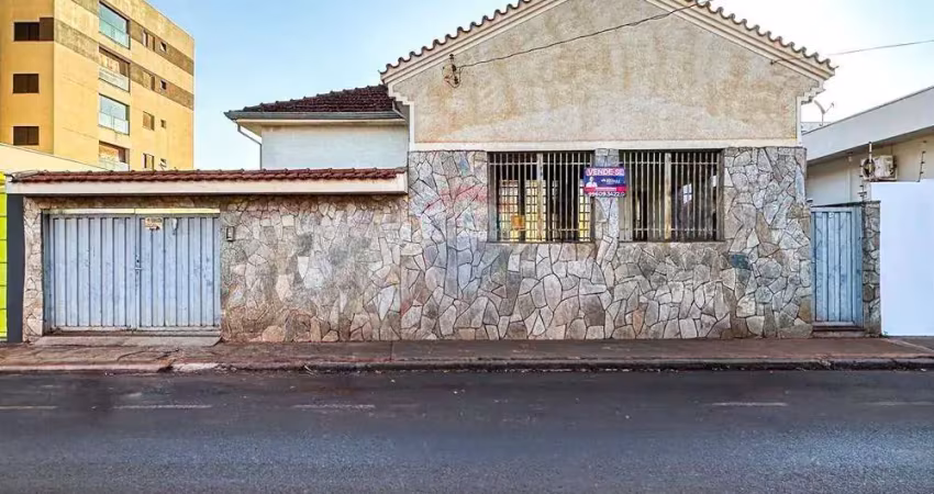 Casa com 3 quartos à venda no centro - 308m² - serrana