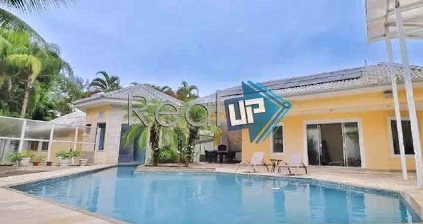 Casa em condomínio fechado com 5 quartos à venda na Rua Fala Amendoeira, Barra da Tijuca, Rio de Janeiro