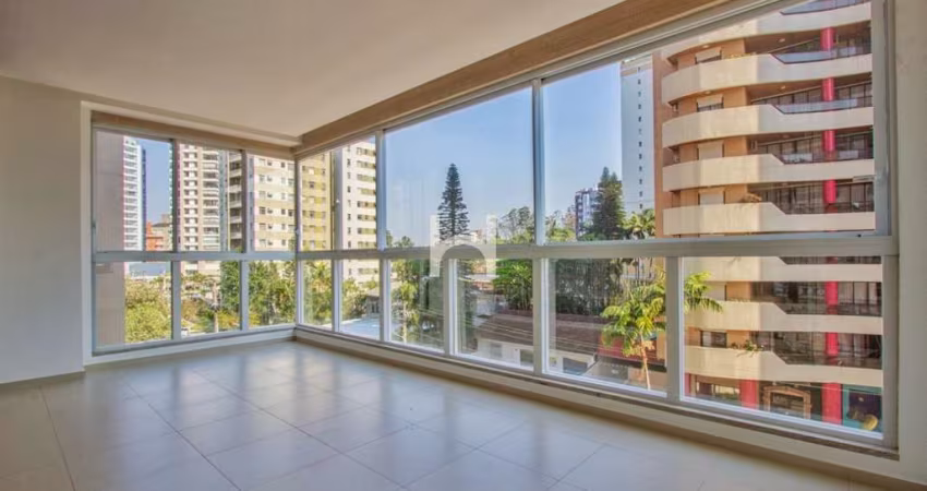 Apartamento de Luxo no Centro de Joinville-SC: 4 Quartos, 4 Suítes, 2 Salas, 6 Banheiros, 4 Vagas, 252m². Venha Conhecer!