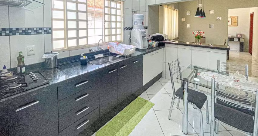 Casa 03 quartos com churrasqueira próxima ao Centro de Araçatuba