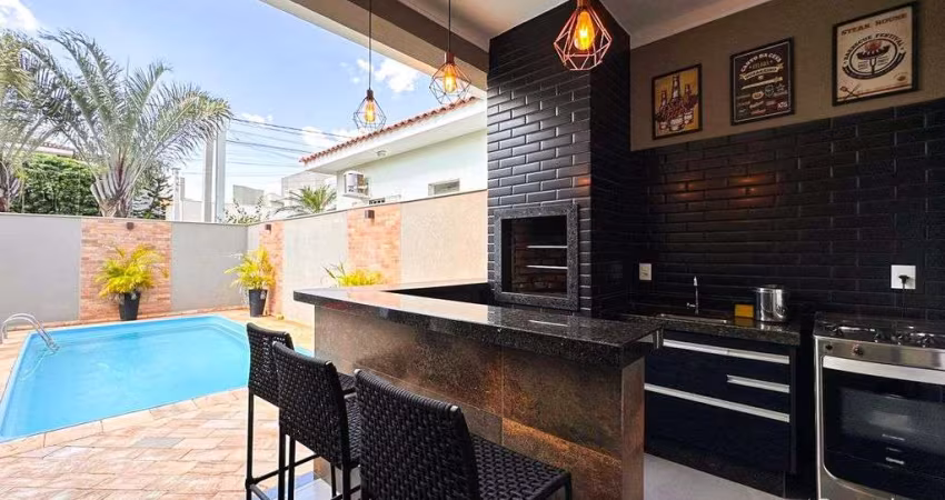Exclusiva Casa com piscina em Condomínio Fechado