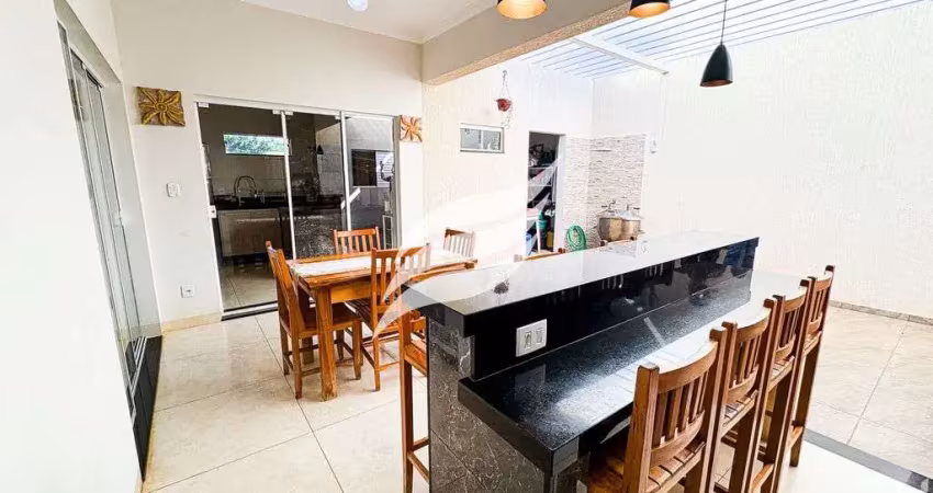 Casa com suíte à venda no condomínio vila madalena 1