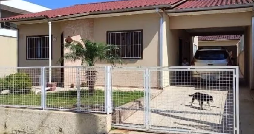 Casa de Alvenaria com 03 dormitórios sendo 01 suíte, sala de estar e jantar, cozinha, 02 banheiros sociais, varanda gourmet com churrasqueira, 02 vagas de garagem.