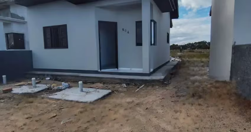 Casa de alvenaria nova com : 02 dormitórios  -01 banheiro - sala de estar  - cozinha  - área de serviço