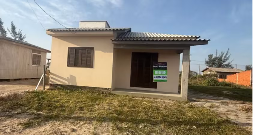 Casa de laje à venda contendo: 02 dormitórios 01 banheiro sala e cozinha conjugadas casa de laje com estrutura para 2 pavimentos. apta p/financiamento bancário