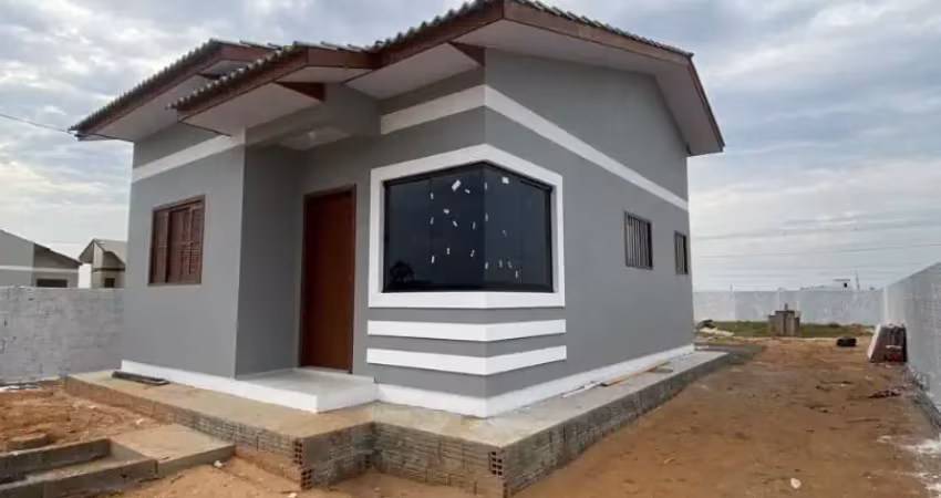 Casa à venda, com: 03 dormitórios c/suíte 01 banheiro` área de serviço espaço para ampliação de área gourmet e edícula casa toda murada com 1,80 de altura terreno 300 m²