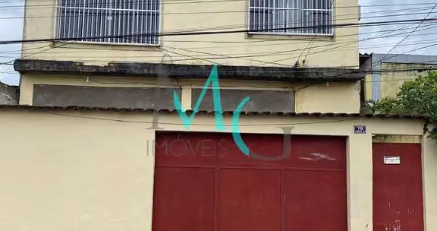 Excelente casa duplex à venda, em paciência com 2quartos sendo suítes, rodeado pela natureza.
