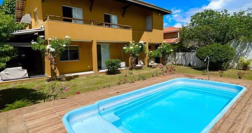 Casa Alto Padrão em Jaguaribe, dentro de condominio, reformada, com 5/4 com suíte e área verde