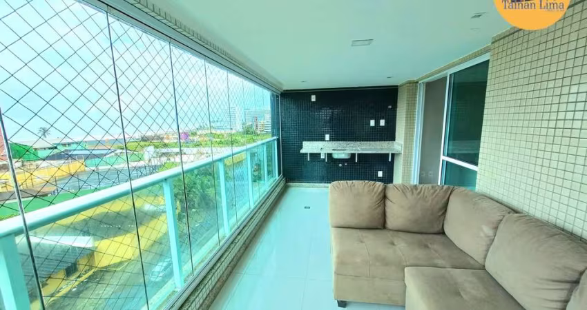 Apartamento Padrão em Armação, prédio com área de lazer completa, unidade toda reformada, com 112m², pode financiar.
