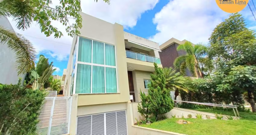Casa Alto Padrão em Alphaville 2, toda reformada, com 455m², sendo 5 quartos, porteira fechada