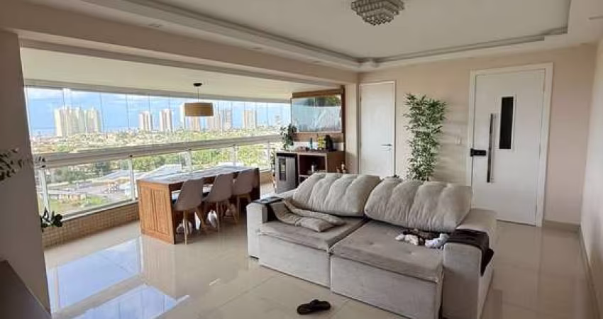 Apartamento Alto Padrão em Patamares, com 3 suites, reformado, vista mar, com 3 vagas.