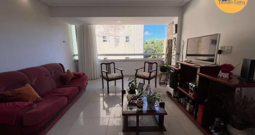 Apartamento Padrão no Costa Azul, bem amplo, com 107m², com 1 vaga, bem localizado