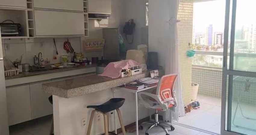 Apartamento Padrão no Itaigara, na melhor localização, reformado, nascente, com armários, 1 dormitório.