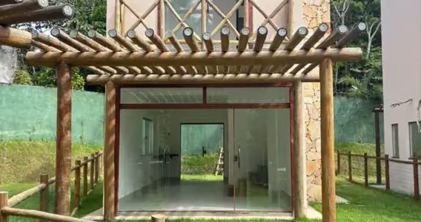 Casa padrão em praia do forte, com 2 suites, proximo a lagoa de aruá, com vaga.