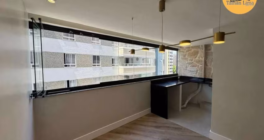 Apartamento Padrão em Alphaville 1, com 2 suites, reformado, no AlphaClass, confira!