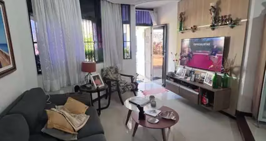 Casa em piatã, dentro de condominio, proximo a praia, com 3/4 sendo 1 suite.