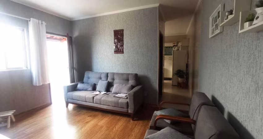 Imovel recém reformado com 2 casas, quintal e 2 vagas de garagem à venda por R$ 680.000 - Ermelino Matarazzo - São Paulo/SP