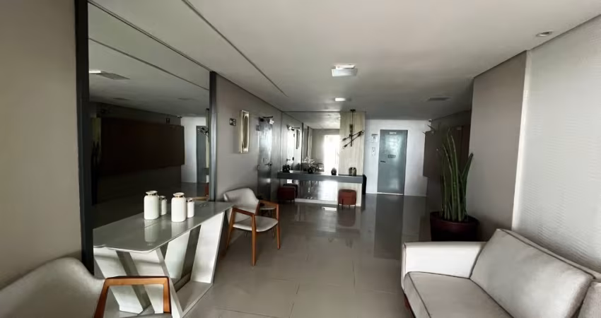DESFRUTE DA VISTA PARA O MAR: APARTAMENTO COM UMA DAS MAIORES SACADAS DA CIDADE