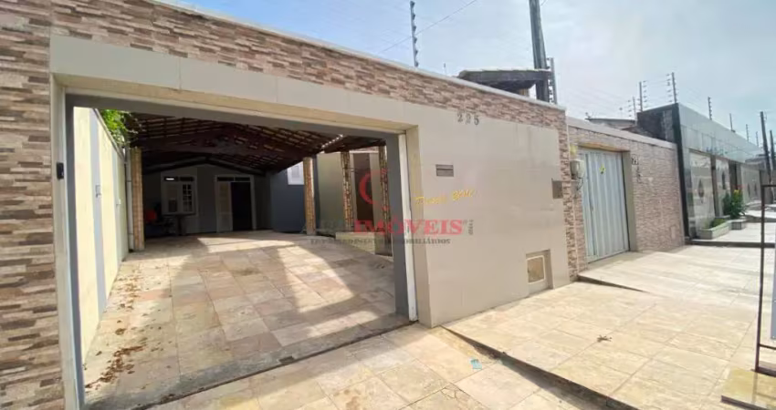 Casa duplex no Loteamento Cartier.