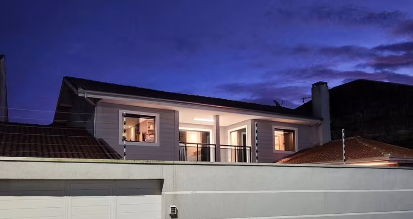 Sobrado à venda, 260m² privativos, 3 dormitórios 1 sendo suíte, 3 vagas, Bockmann, Paranaguá, PR